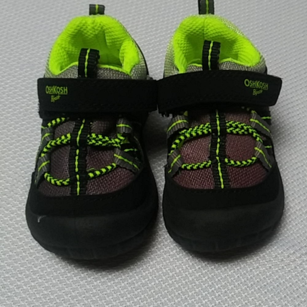 OshKosh baby shoes.